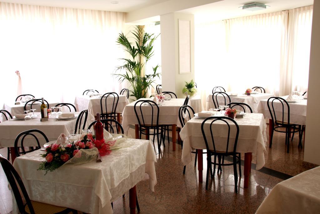 Hotel Astrid Cervia Exteriér fotografie